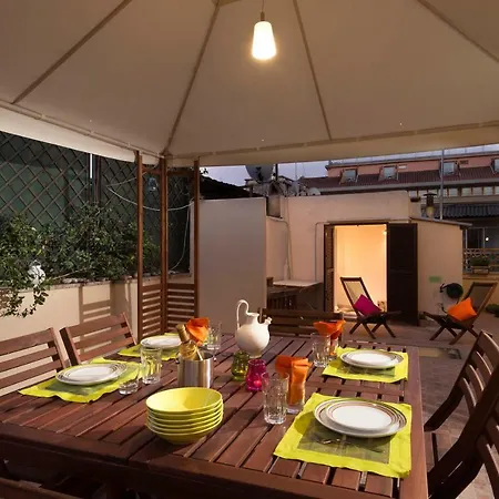 Cecilia's Terrace Al Colosseo * 로마